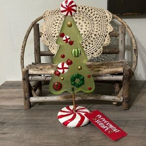 NWT PEPPERMINT SQUARE ACRYLIC CHRISTMAS TREE WITH PEPPERMINTS